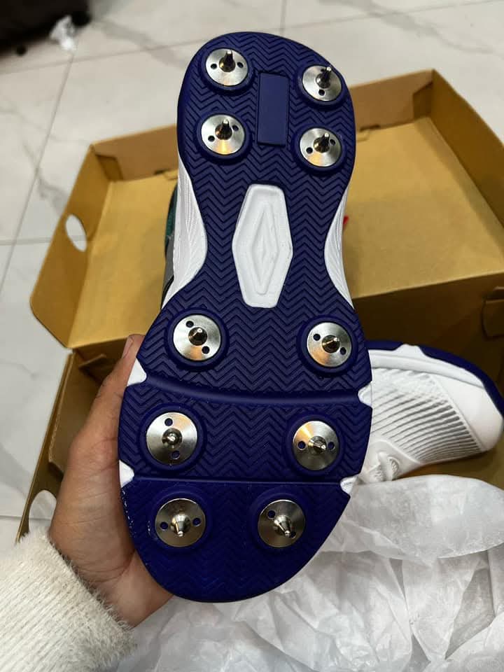 CA M8 Edition Spiked Cricket Shoes