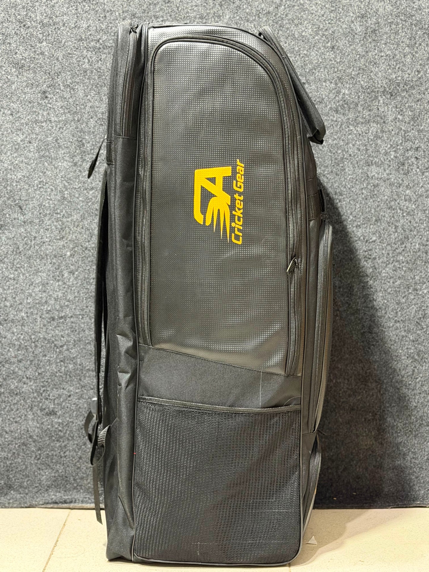 SA Player Edition | Raxyzen Leather Duffle Bag