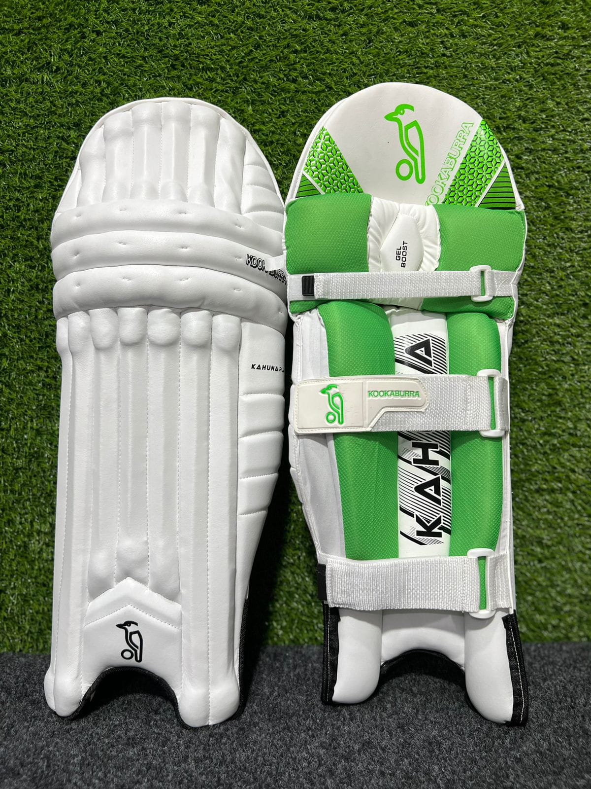 Kookaburra Kahuna Leg Guards – Classic White