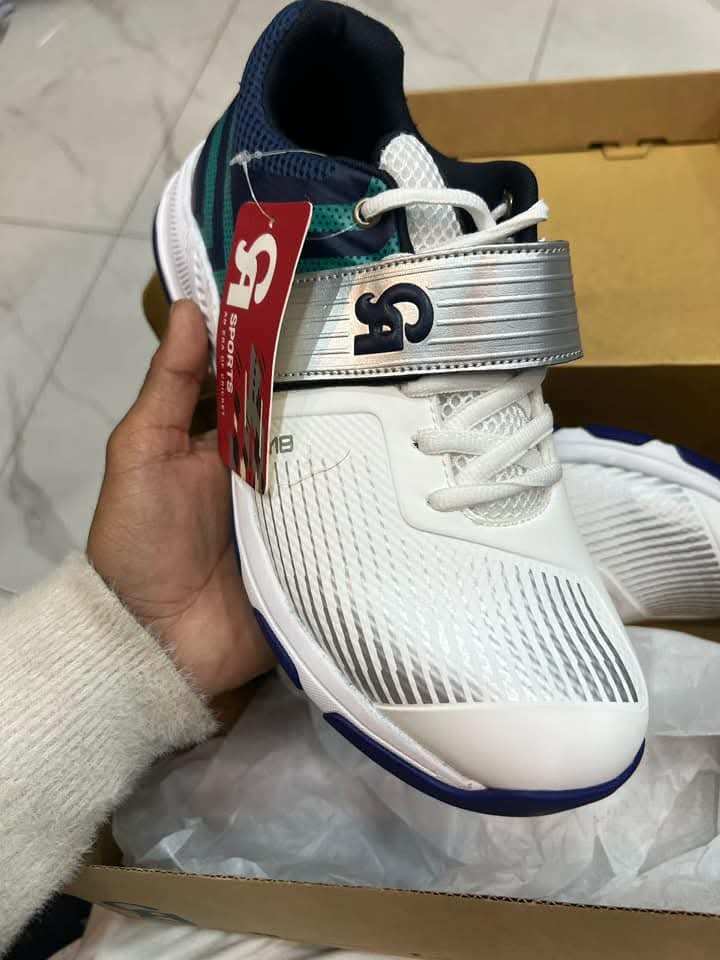 CA M8 Edition Spiked Cricket Shoes
